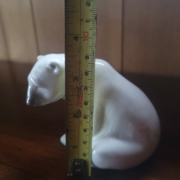 Lladro Resting Polar Bear-(retired) - Picture 6 of 6